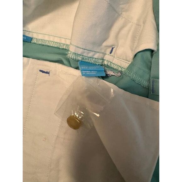 J. McLaughlin Men's All Over Seahorse Embroidered Shorts Size 30 NWOT - Picture 8 of 8